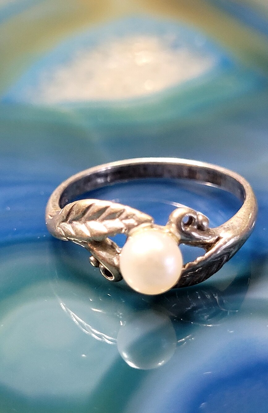 Silver Leaf Pearl Ring - White Pearl